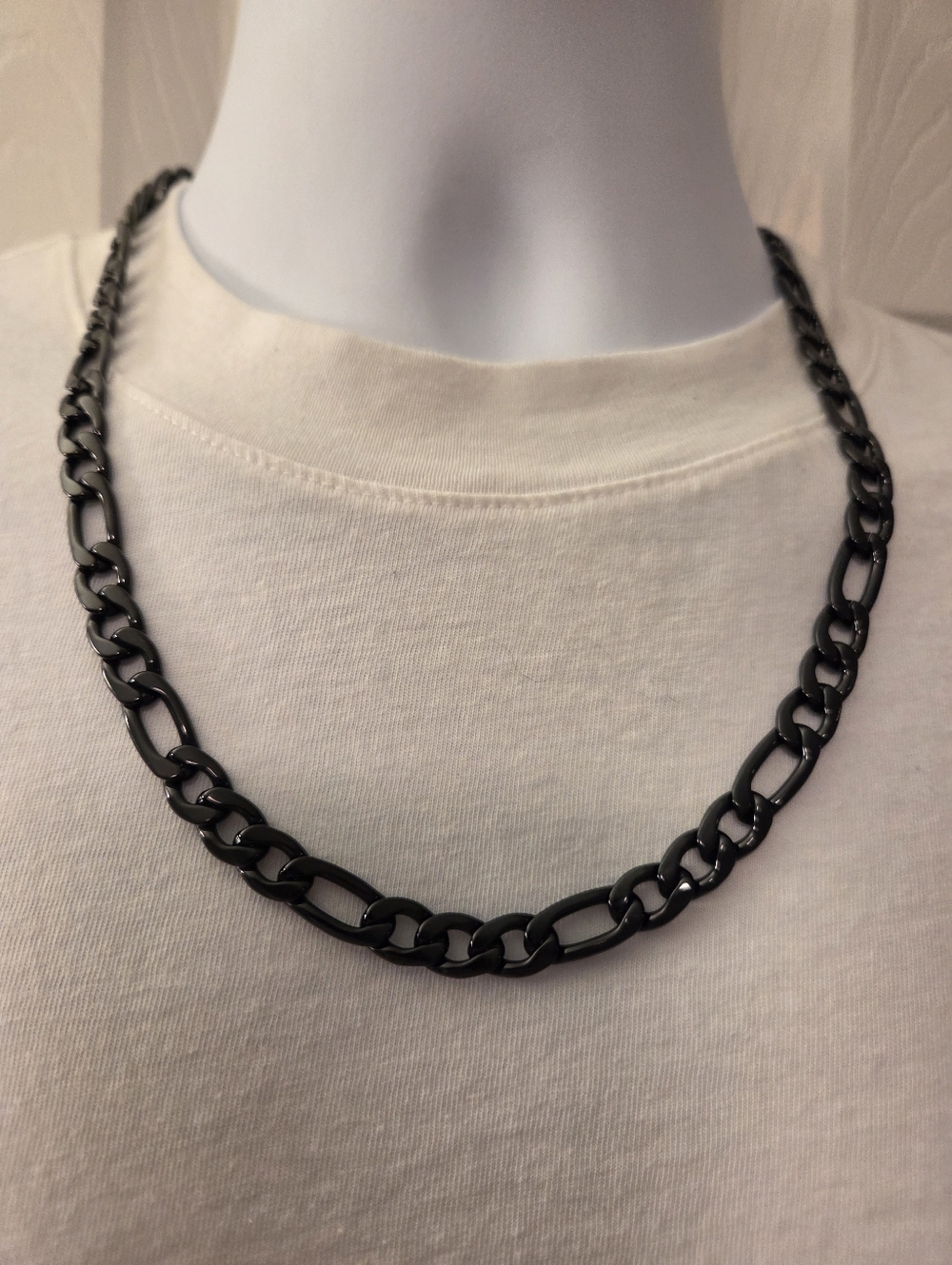 22" BLACK FIGURO NECKLACE